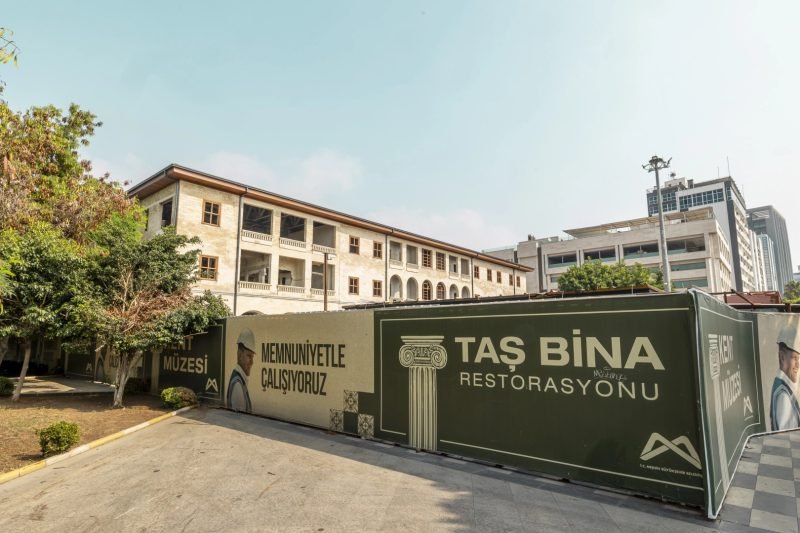 Mersin'in Tarihi Taş Binası Kent Müzesine Dönüşüyor