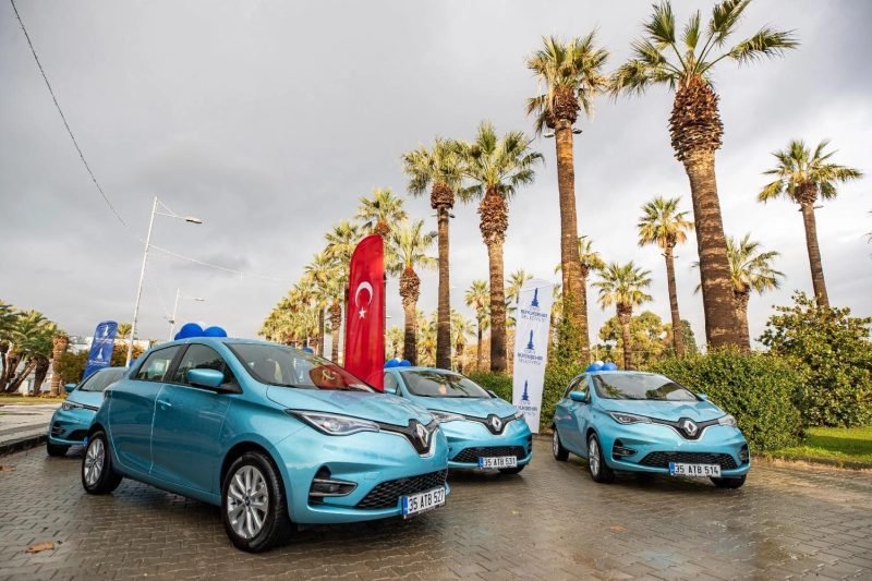 İzmir'de Elektrikli Araç Filosuyla Milyonlarca Lira Tasarruf ve Çevresel Katkı