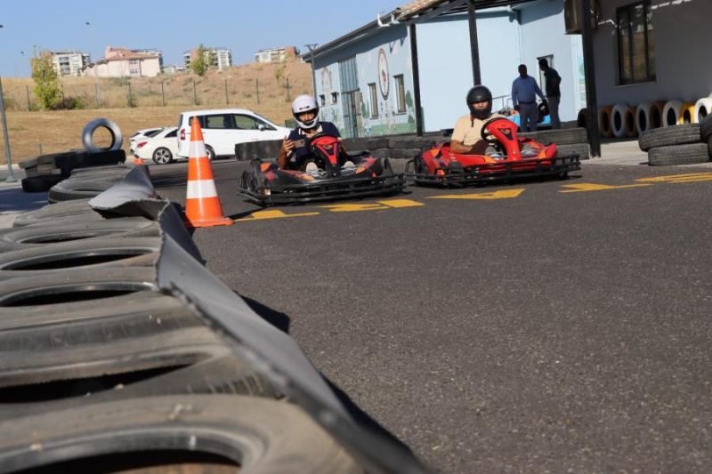 Şanlıurfa'da Yeni Adrenalin Merkezi: Go-Kart Pisti Hizmete Açıldı