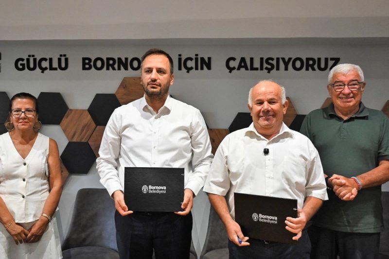 İzmir Bornova’da “Üçüncü Yaş Üniversitesi” dönemi başlıyor