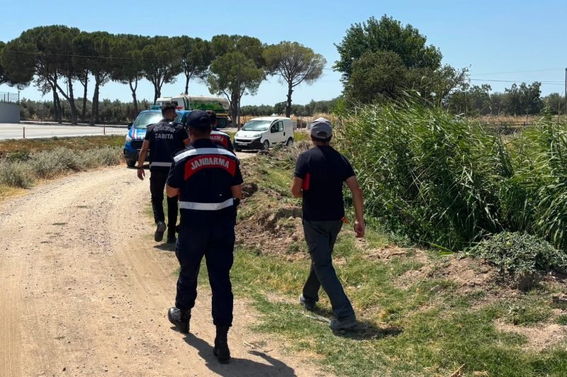 Manisa'da Tarım Arazisine Kaçak Atık Boşaltan Tavuk Çiftliğine Yaptırım Uygulanacak