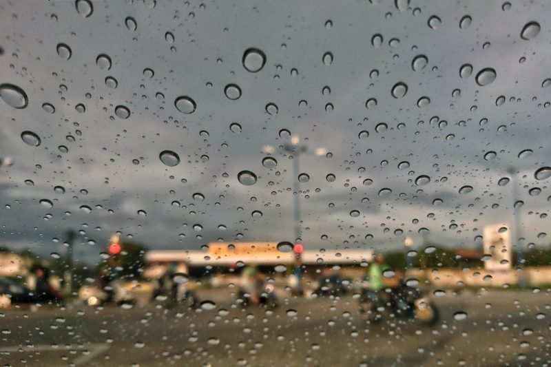 İstanbul'da Hava Değişiyor: Ani Sıcaklık Düşüşü ve Kuvvetli Yağış Bekleniyor