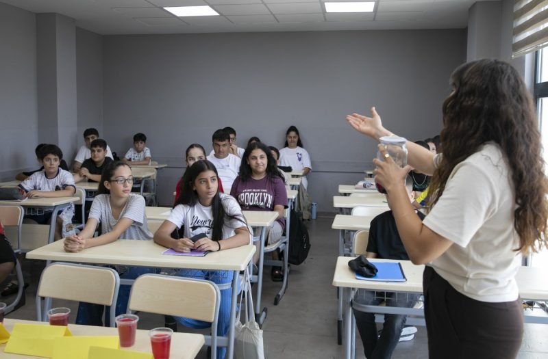 Mersin'de Ücretsiz Yaz Atölyeleriyle Öğrencilere Eğitim ve Eğlence Fırsatı