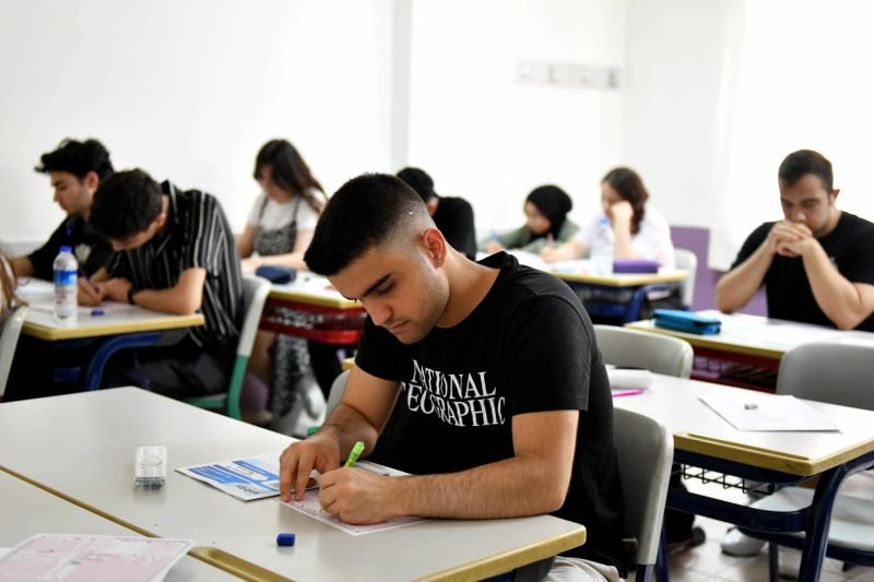 MURGEM'de YKS Başarısı: Öğrencilerin Yüzde 96'sı Lisans Tercihi Hakkı Kazandı