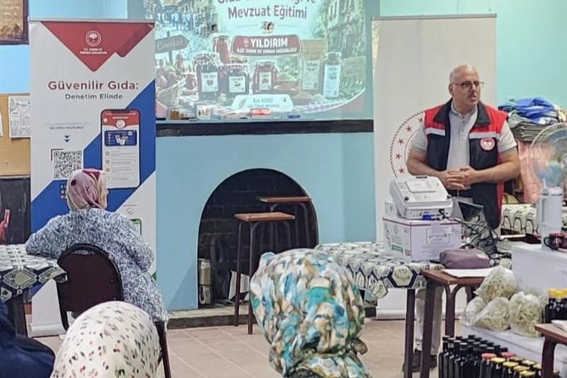 Cumalıkızık'ta Gıda İşletmelerine Güvenilir Gıda ve Hijyen Eğitimi Verildi