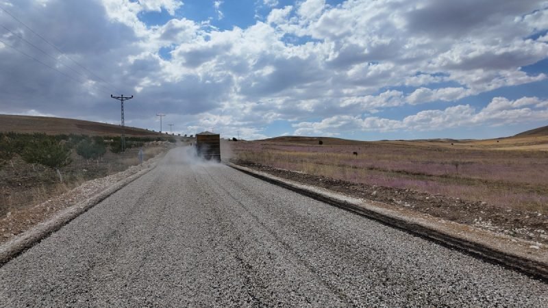 Elbistan'da 10 Kilometrelik Grup Yolu Yenileniyor