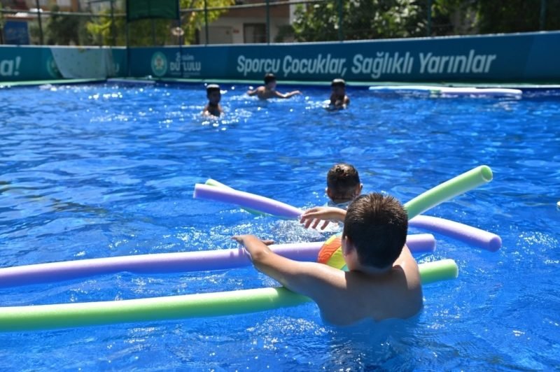 Manisa'da Çocuklara Yönelik Ücretsiz Yüzme Dersleri Başlıyor