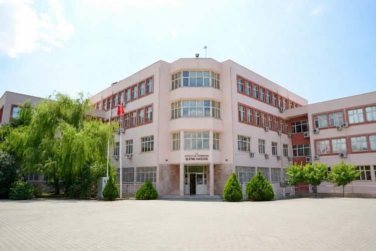 Dokuz Eylül Üniversitesi İşletme Fakültesi'nden Büyük Başarı: AACSB Akreditasyonu Aldı