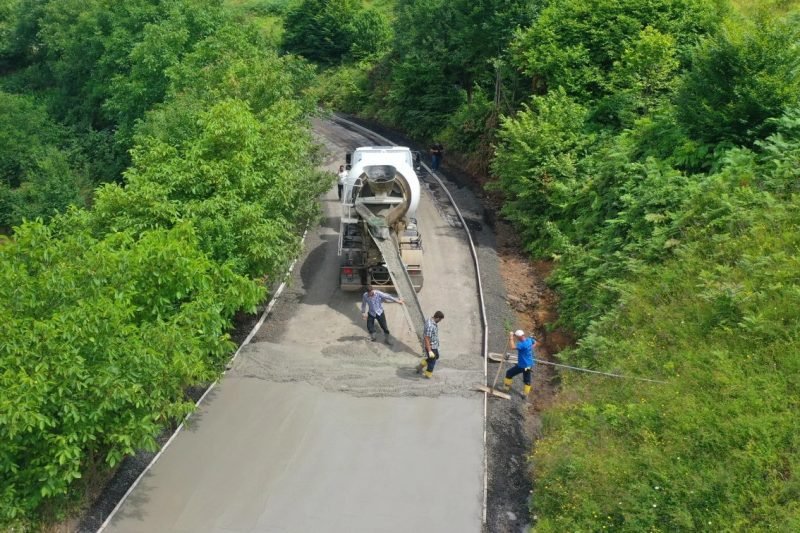 Akkuş'ta Kırsal Yollara Beton Atılıyor: Vatandaşlar Memnun