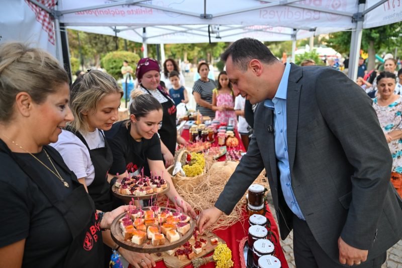 Bornova Reçel Festivali'ne Davet: Köylü Kadınların Lezzetleri Tanıtıldı
