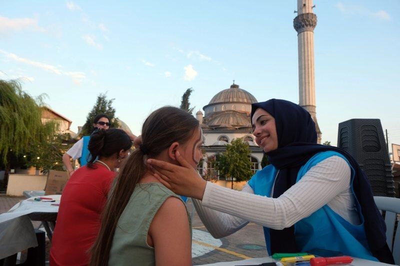 Söğütlü Yeniköy'de Çocuklar "Mahallemde Neşe Var" Etkinliğiyle Eğlendi